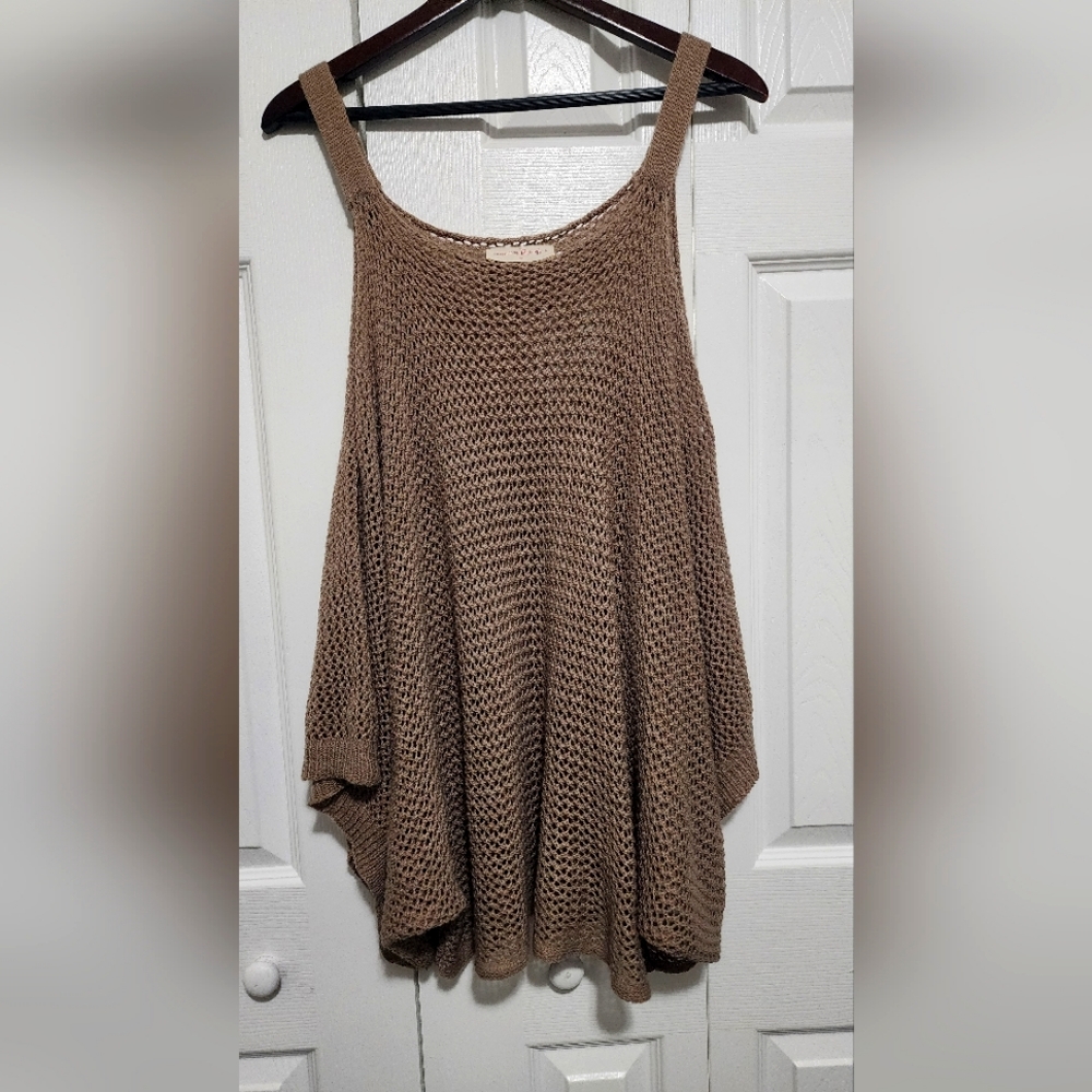 American Threads Cut-out Shoulder Loose Knit Top Size L